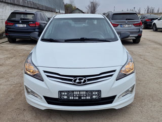 Hyundai Accent foto 2