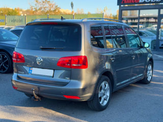 Volkswagen Touran foto 4