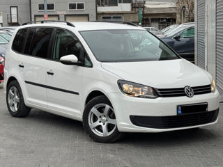 Volkswagen Touran foto 3