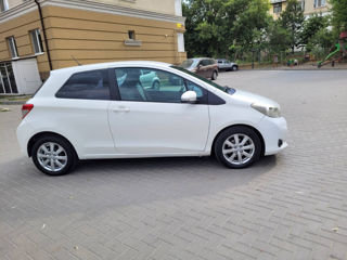 Toyota Yaris foto 2