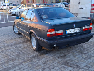 BMW 5 Series foto 4