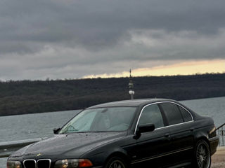 BMW 5 Series foto 2