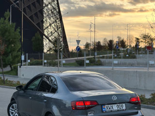 Volkswagen Jetta foto 5