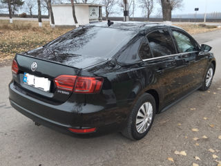 Volkswagen Jetta foto 8