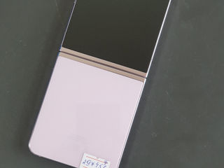 Телефон Samsung Z Flip 5 foto 2