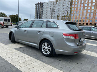 Toyota Avensis foto 4