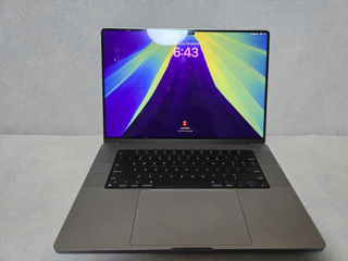 Macbook pro 16 M1 pro 16gb ram 512gb storage