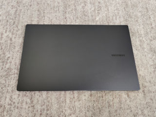 Samsung galaxy book pro2. 15. core i7-1260p. ram-32gb ddr5. ssd-512gb. ecran amolet!