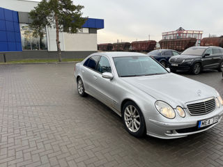 Mercedes E-Class foto 2