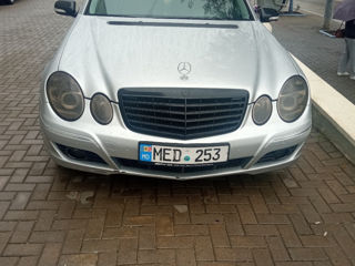 Mercedes E-Class foto 1