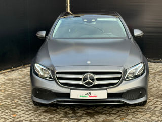 Mercedes E-Class foto 2