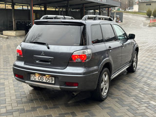 Mitsubishi Outlander foto 2