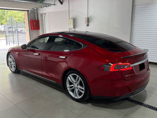 Tesla Model S foto 3