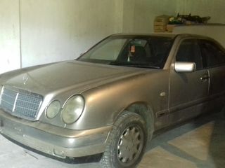 Mercedes E Class foto 3