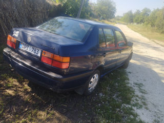 Volkswagen Vento foto 2