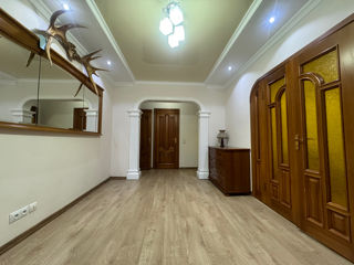 Apartament cu 3 camere, 75 m², Buiucani, Chișinău foto 1