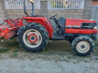 Se vinde tractor Kubota.Urgent. foto 1