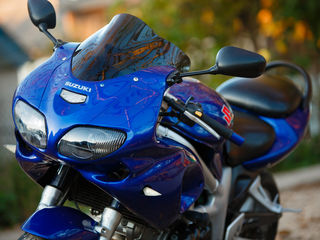 Suzuki SV650S foto 8