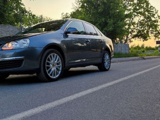 Volkswagen Jetta фото 2