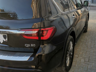 Infiniti QX80 foto 4