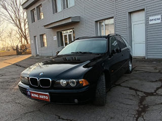 BMW 5 Series foto 2