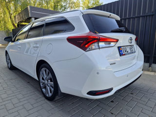 Toyota Auris foto 3