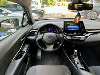 Toyota C-HR foto 11