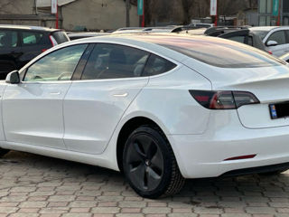 Tesla Model 3 foto 2