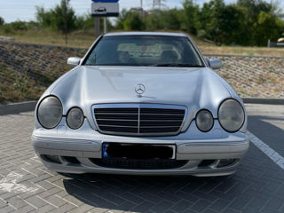 Mercedes E-Class foto 4