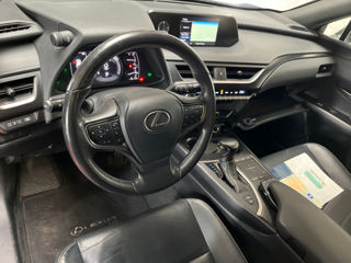 Lexus UX foto 10