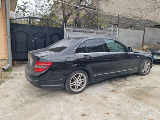 Mercedes C-Class foto 2