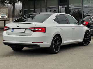 Skoda Superb foto 3