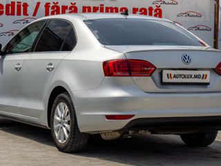 Volkswagen Jetta foto 2