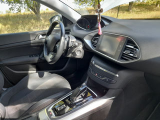 Peugeot 308 foto 2