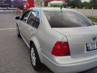 Volkswagen Jetta foto 2