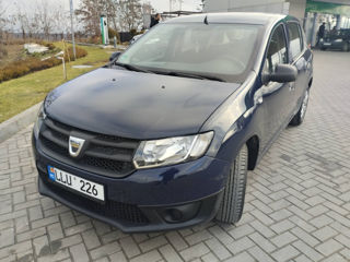 Dacia Sandero foto 2