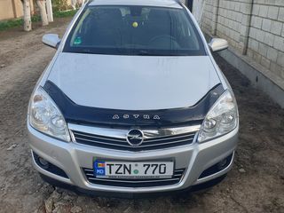 Opel Astra foto 1