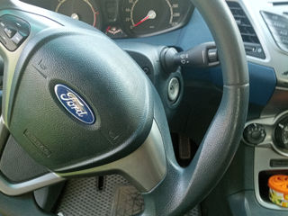 Ford Fiesta foto 3