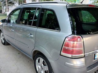 Opel Zafira foto 1