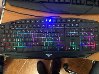 Se vinde tastatura gaming