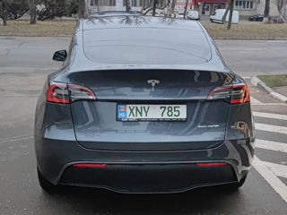 Tesla Model Y foto 3