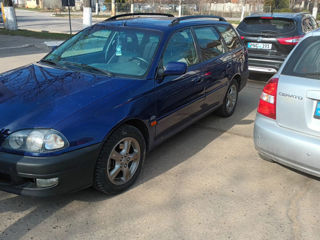 Toyota Avensis foto 4