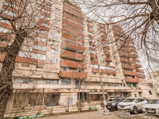 Apartament spațios în sector cu infrastructură dezvoltată, pe str. A.Puskin, Centru foto 11