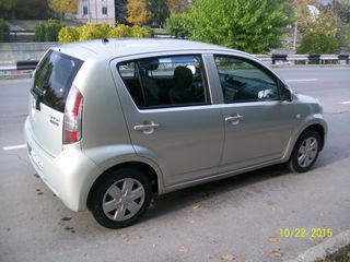 Daihatsu Sirion foto 8