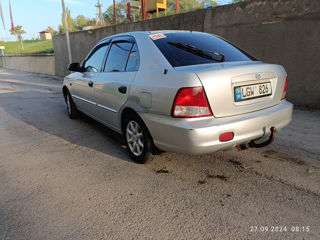 Hyundai Accent foto 6