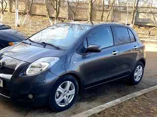 Toyota Yaris foto 2