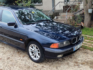 BMW 5 Series foto 4