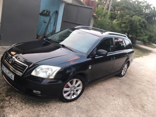 Toyota Avensis foto 10