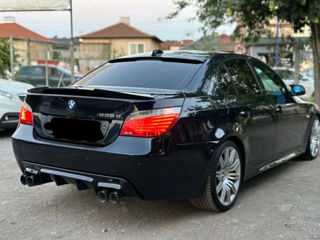 BMW 5 Series foto 2