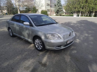 Toyota Avensis foto 3